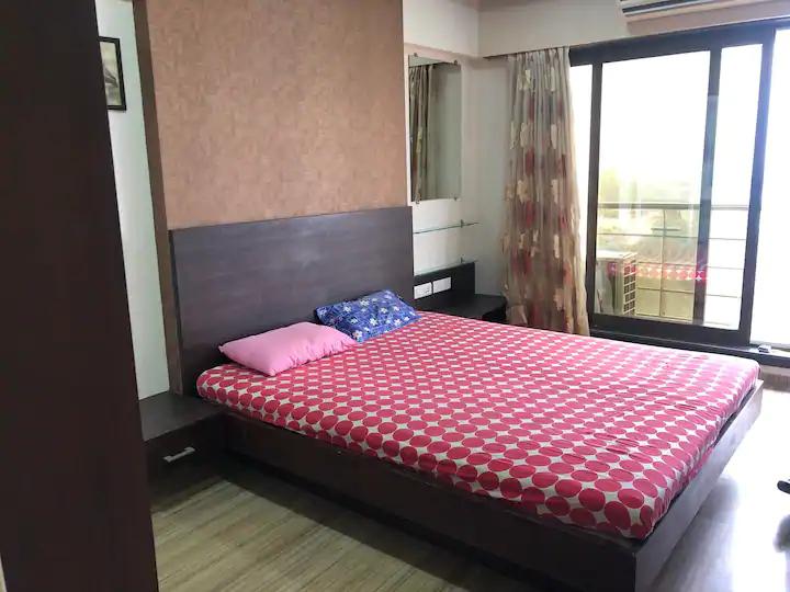 2 BHK Semi Furnished in West Side  , Bandra West